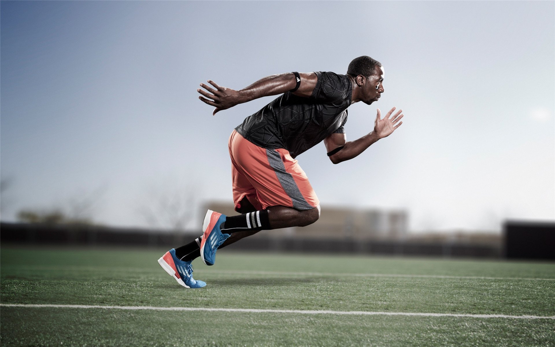 开云电竞赛事-运动“飞跃瞬间”：空中“惊艳瞬间”震撼全场！